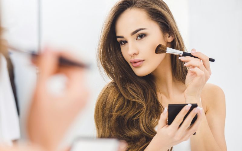 Cum sa alegi cele mai bune cursuri de make-up din Bucuresti